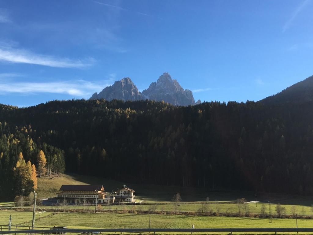 Peil Highend-Basic Apartments San Candido Exterior foto